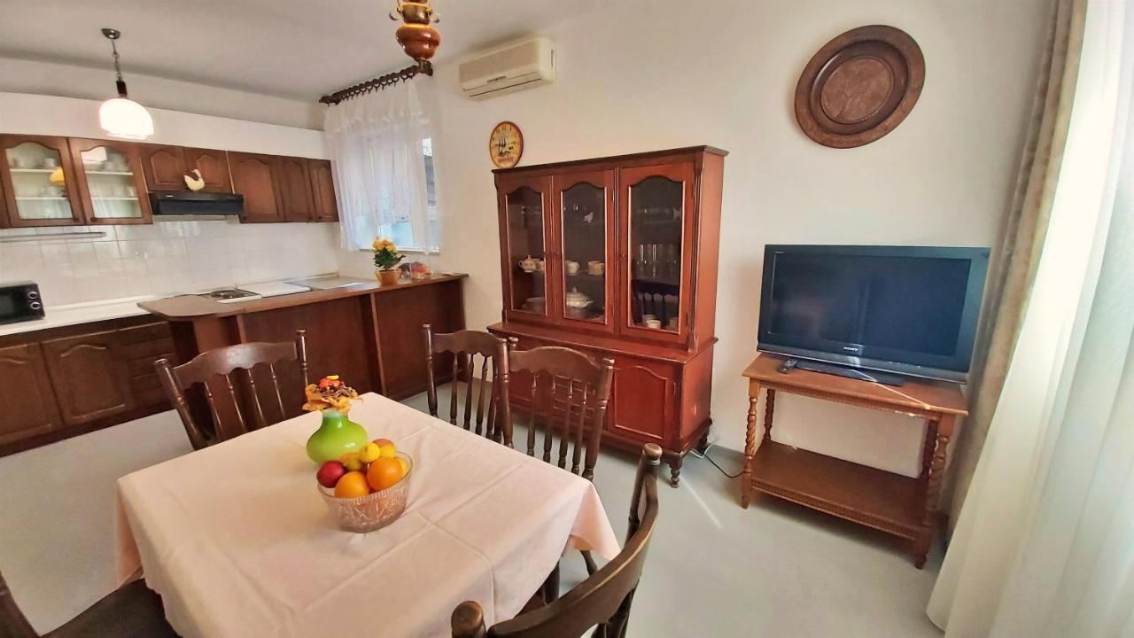 Apartment Cedo Omiš Dış mekan fotoğraf